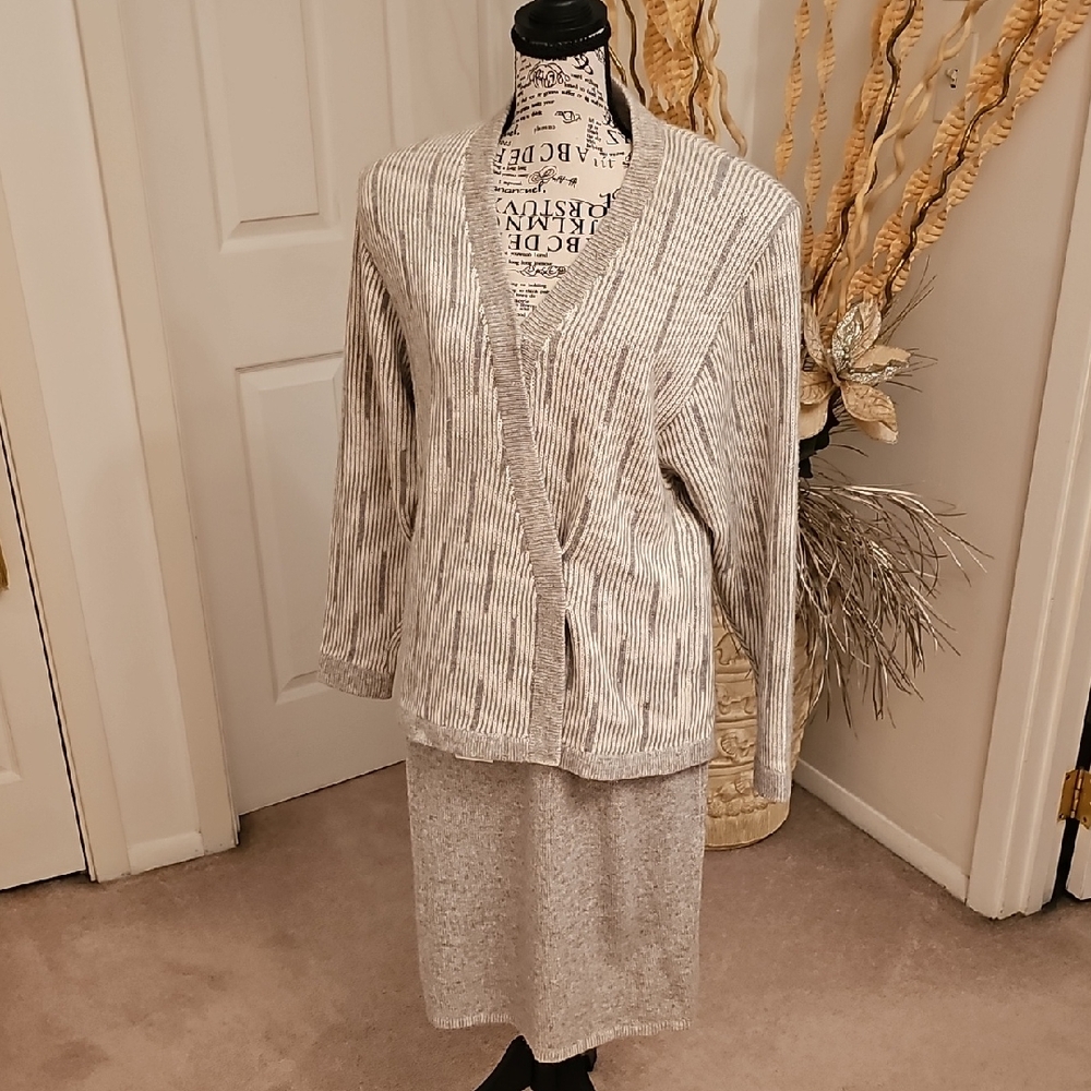St. John Light Gray Sweater Knit Set